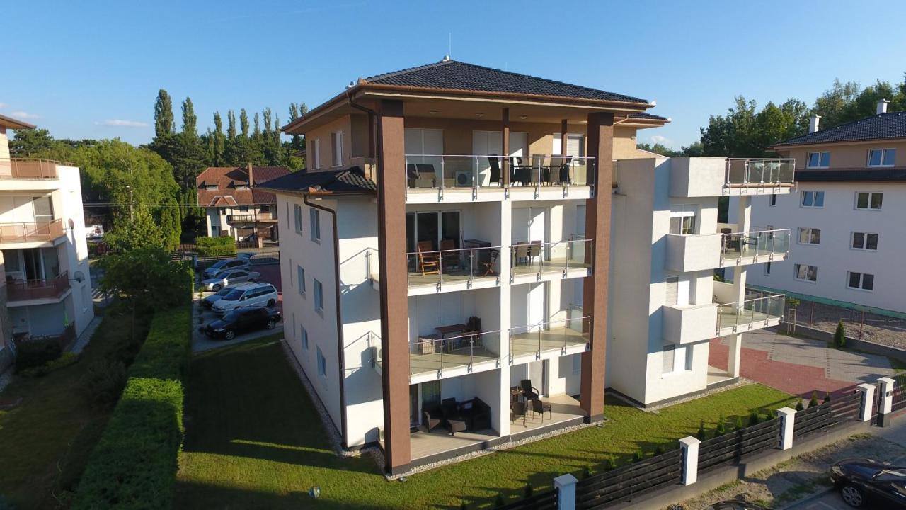 Laguna Apartment *